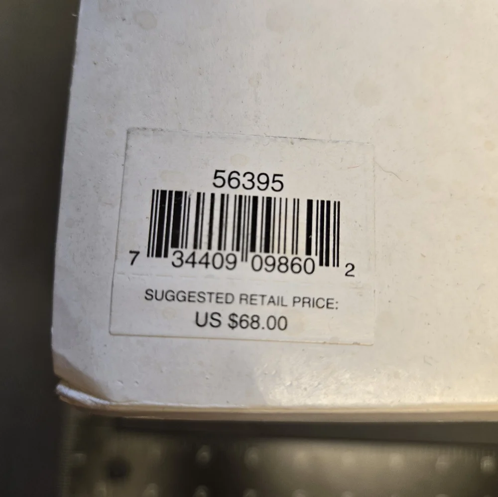 Mrs Claus' Greenhouse - Picture 5 of 7